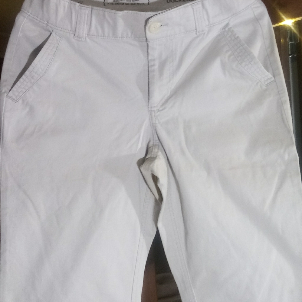Tan dockers